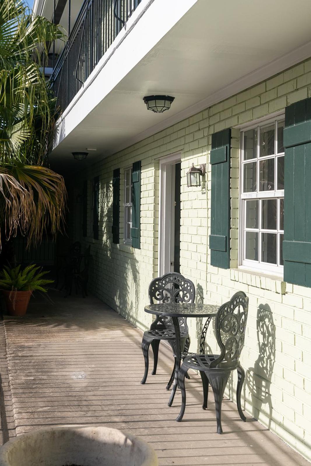French Quarter Suites Hotel New Orleans Exterior photo