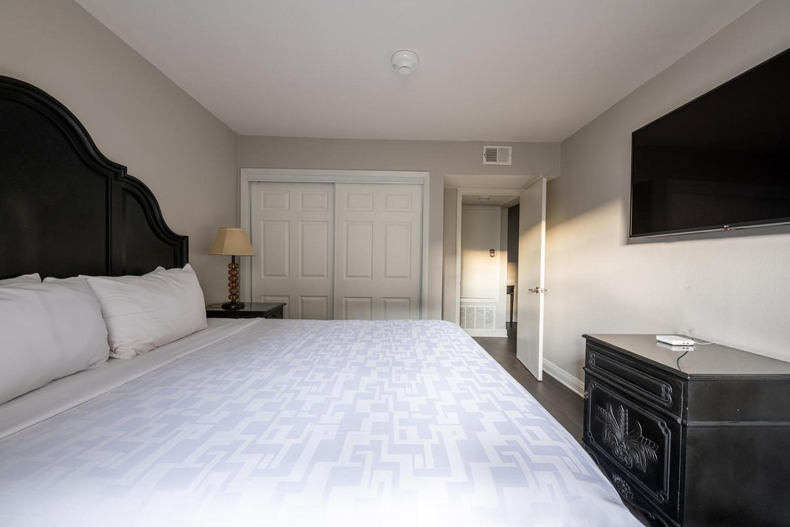 French Quarter Suites Hotel New Orleans Exterior photo