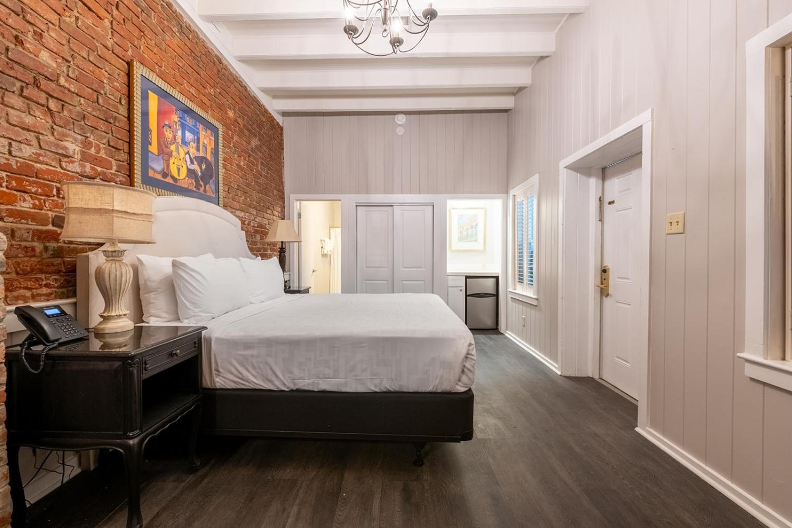 French Quarter Suites Hotel New Orleans Exterior photo